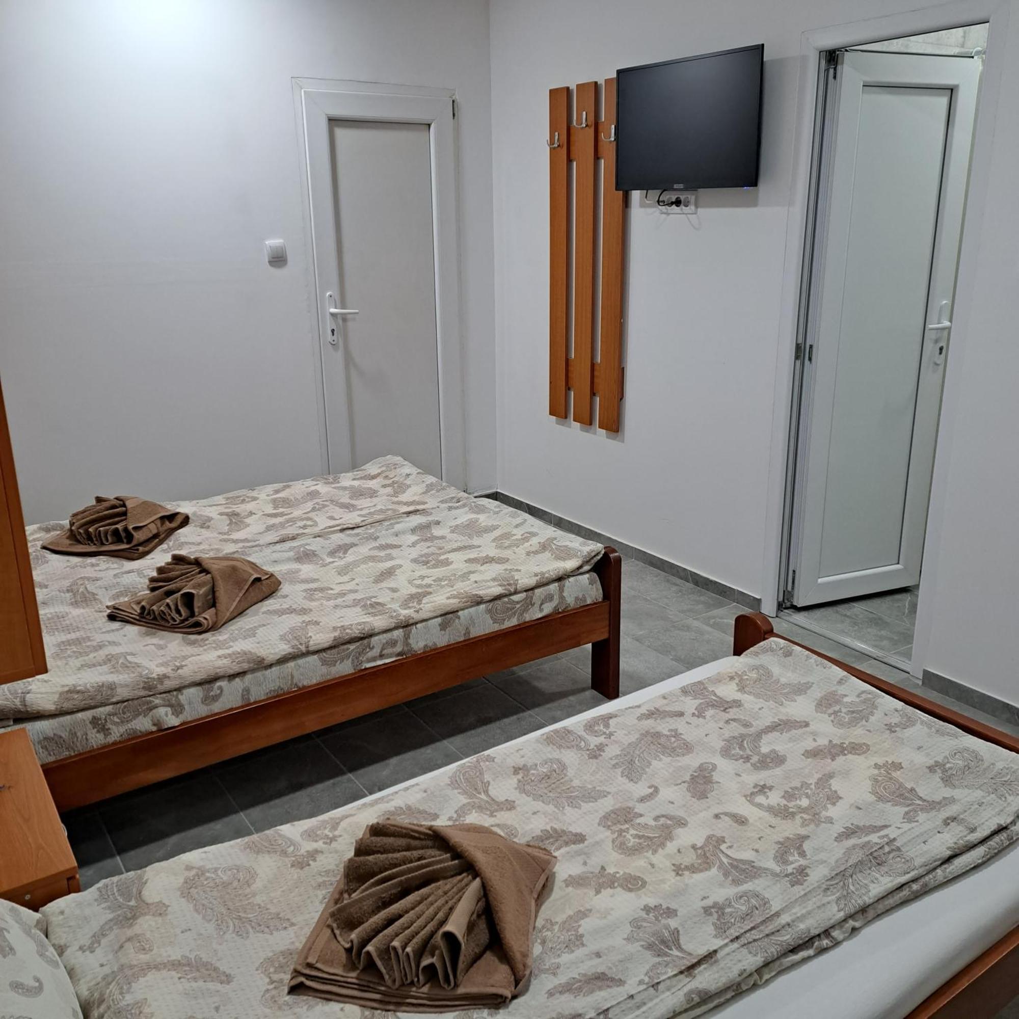 Libero Apartmani Surcin Exterior photo
